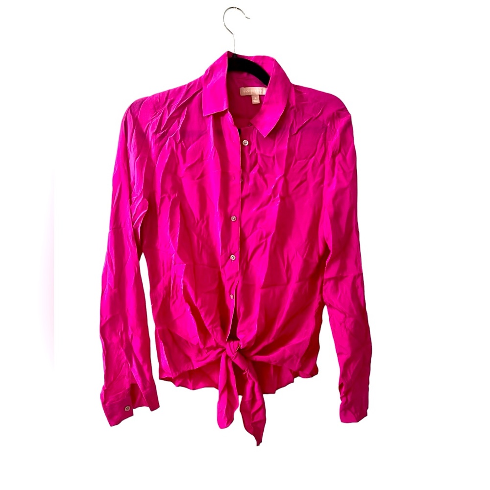 Banana Republic 100% Silk Magenta Pink Tie Button down Size: 6